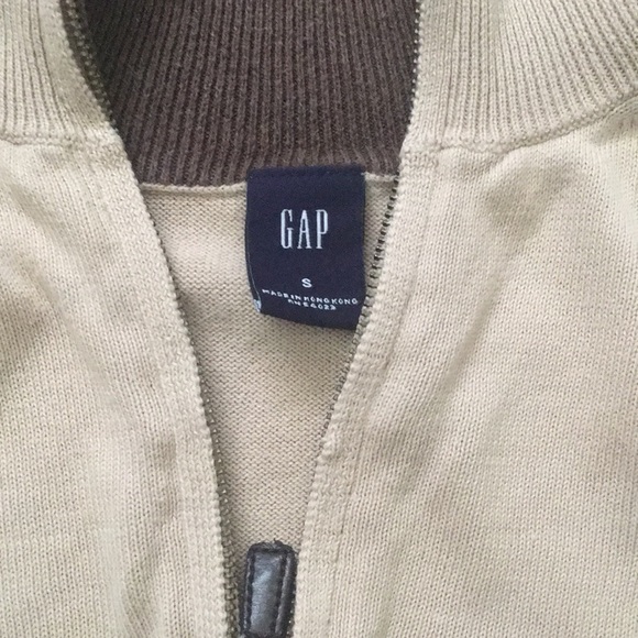 Gap. Men's small pullover. - Picture 2 of 3